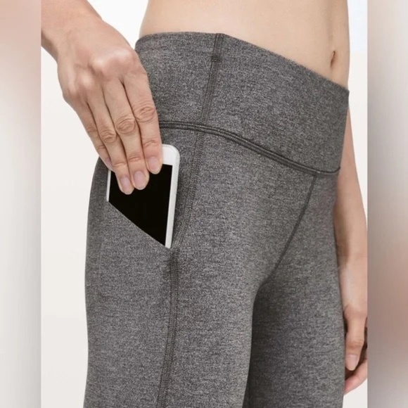 LULULEMON - Pace Rival Crop *22" Heathered Black / Black in Size 6 - Picture 9 of 10